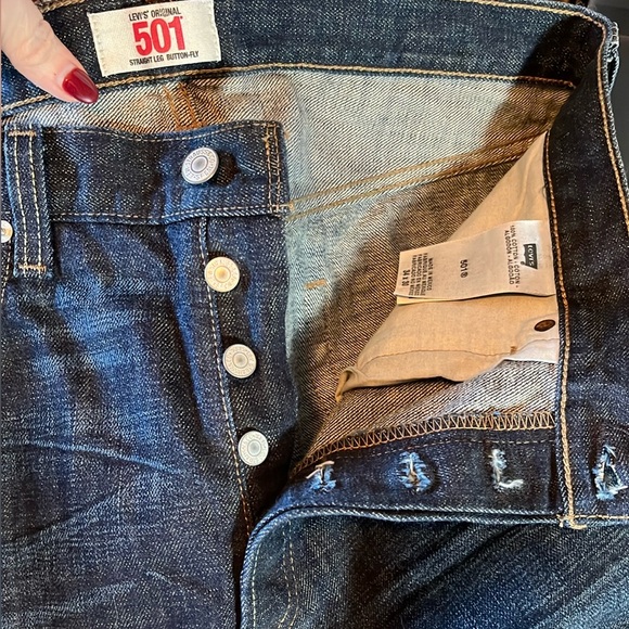 Levi's 501 Levi Men's straight leg, button fly Jeans - Picture 6 of 9